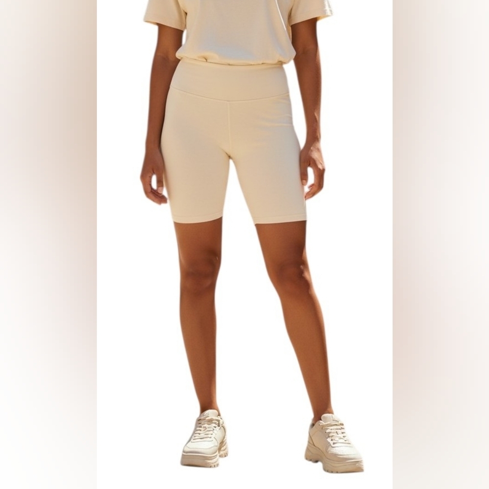 WeWoreWhat Cream Ruched Comfy Athletic Yoga Biker Shorts M NWT